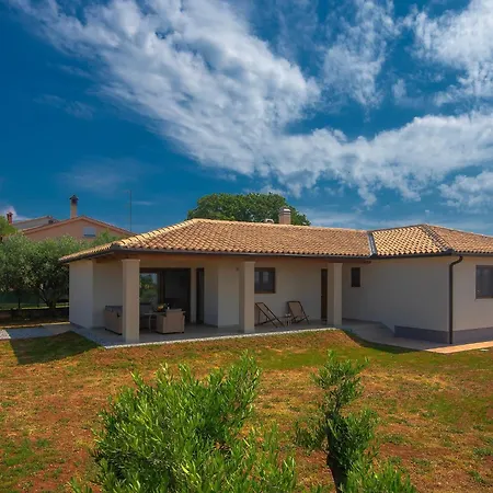 House With A Parking Space Valtura, - 22784 * Pula