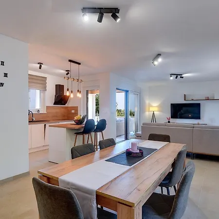 House With A Parking Space Valtura, - 22784 Сasa de vacaciones